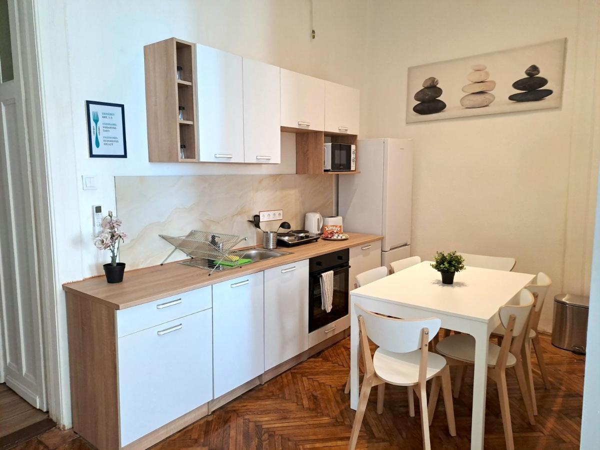 Emerald Apartment ブダペスト エクステリア 写真